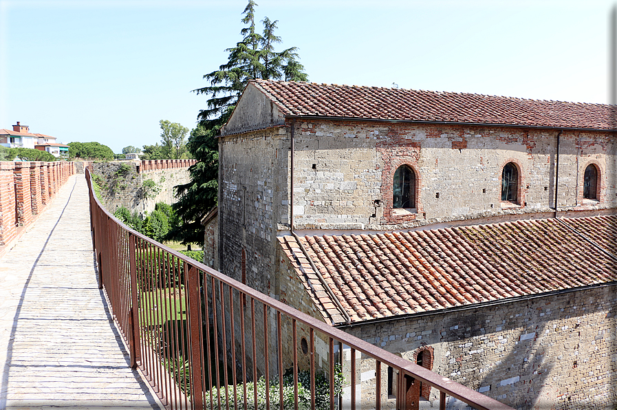 foto Camminamento delle mura di Pisa